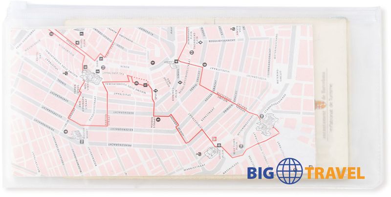 Transparentní cestovní taštička