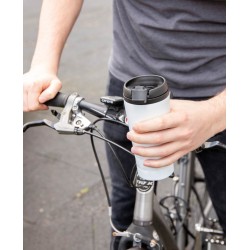 Termohrnek v geometrickém stylu