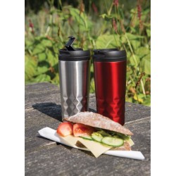 Termohrnek v geometrickém stylu