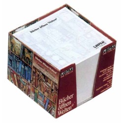 Papírové lístky v papírové krabičce