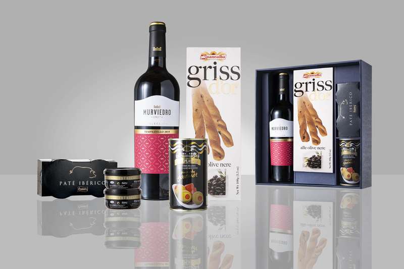 Sada víno 0,7l + Grissini + olivy + 2x paštika