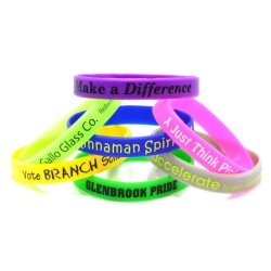 Silikonové náramky na zakázku s možností potisku nebo ražby