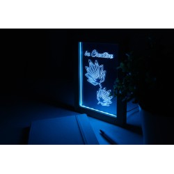 Woodiframe LED světelná trofej
