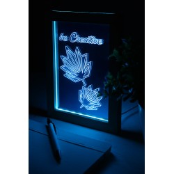 Woodiframe LED světelná trofej