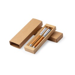 Vincen Sada per z recyklované kůže