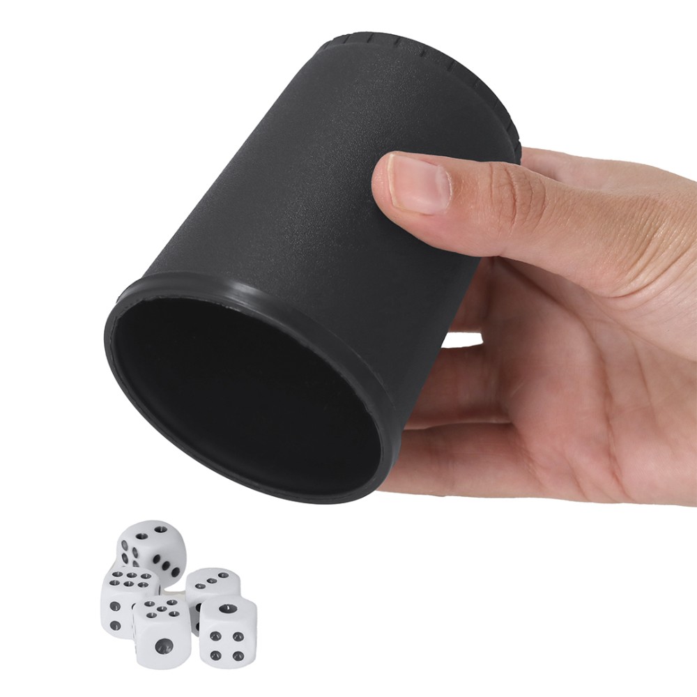 Layshi Kostková hra s kelímkem