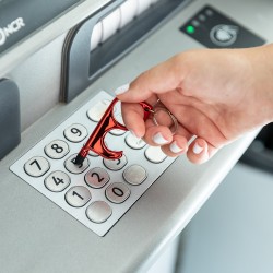 Cimak Bezdotykový přívěsek na klíče