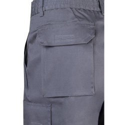 VL CHIONE. Bermudy z kepru s mnoha kapsami (200 g/m²), z bavlny (35 %) a polyesteru (65 %)