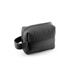 GILI. PU kabelka (21 % recyklovaný PU a 30 % recyklovaný polyester)