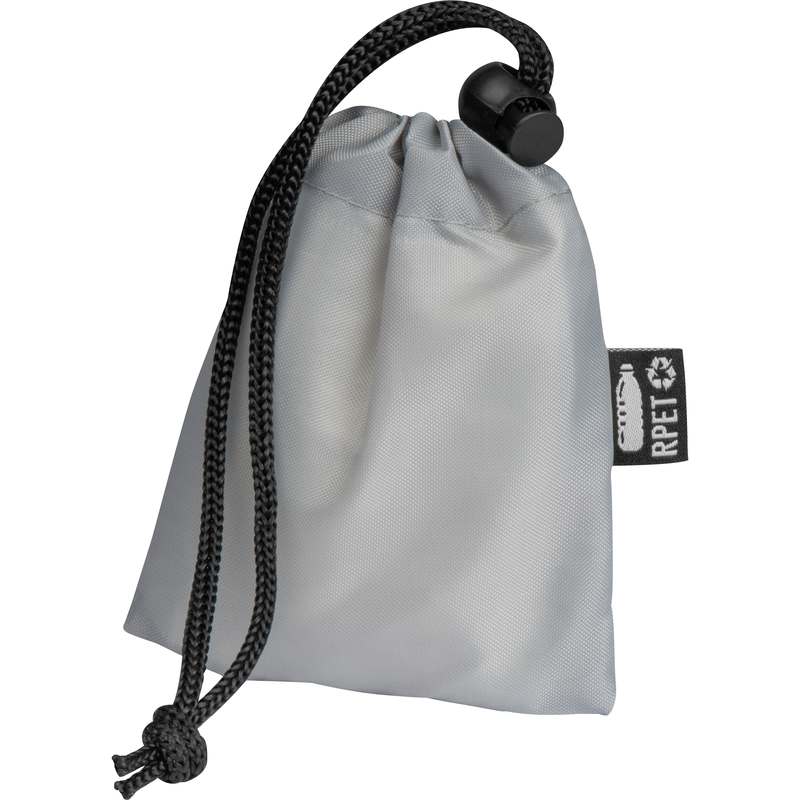 Pončo do deště vyrobené z RPET