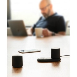 Set bezdrátově nabíjených stereo reproduktorů