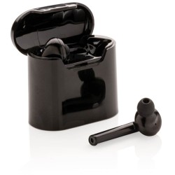 Skutečně bezdrátová sluchátka Liberty v nabíjecí krabičce