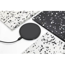 Bezdrátová nabíječka 10W z RCS recyklovaného plastu