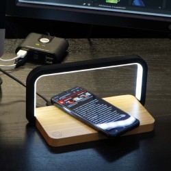 Bezdrátová nabíječka s lampičkou