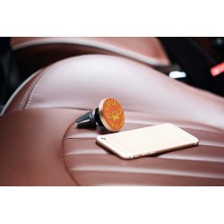 Magnetický držák ventilace s 3D logem