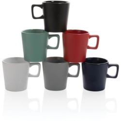 Moderní keramický hrnek na kávu