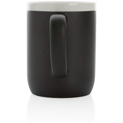 Keramický hrnek s bílým lemem