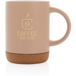 Keramický hrnek s korkovým podstavcem