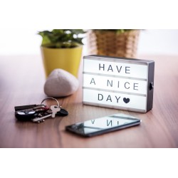 Cinemax světelná tabule na vzkazy