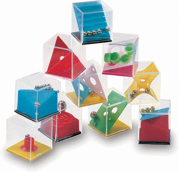 Sada různých hlavolamů