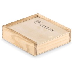 Karty a kostky v krabičce