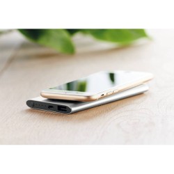 Bezdrátová power banka