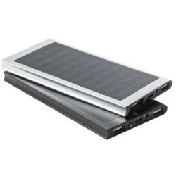 CLERK. Přenosná baterie z recyklovaného hliníku