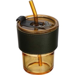 Barevný kórá na piete se uzavírá brčkem