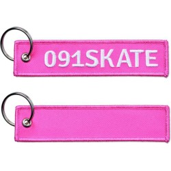 Vyšívaný přívěsek na klíče.