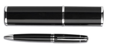 Pero v hliníkové krabičce