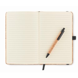 Zápisník a propiska z korku