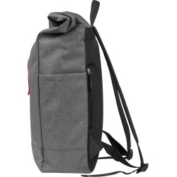 Batoh s barevnými prvky