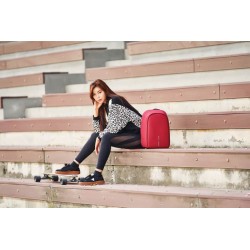 Nedobytný batoh Bobby Hero Small