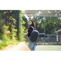 Nedobytný batoh Bobby Hero Small