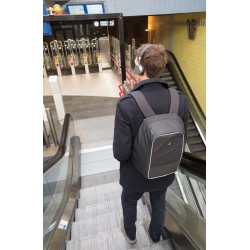 Nedobytný batoh na 15,6 notebook Swiss Peak z RPET AWARE