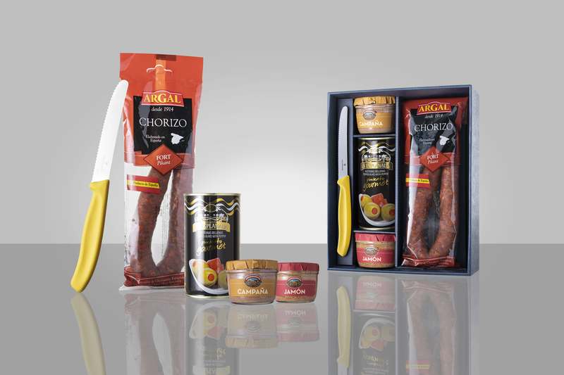 Sada klobása Chorizo + olivy + 2x paštika + nůž Victorinox